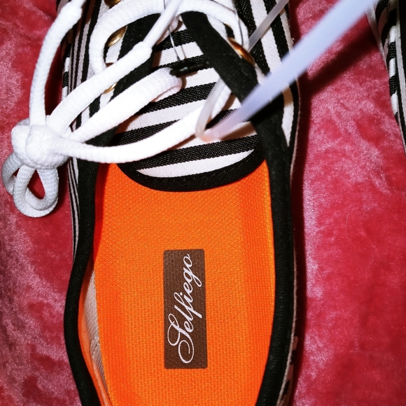 2 for 25 SELFIEGO CASUAL TENNIS SHOES - Picture 4 of 4